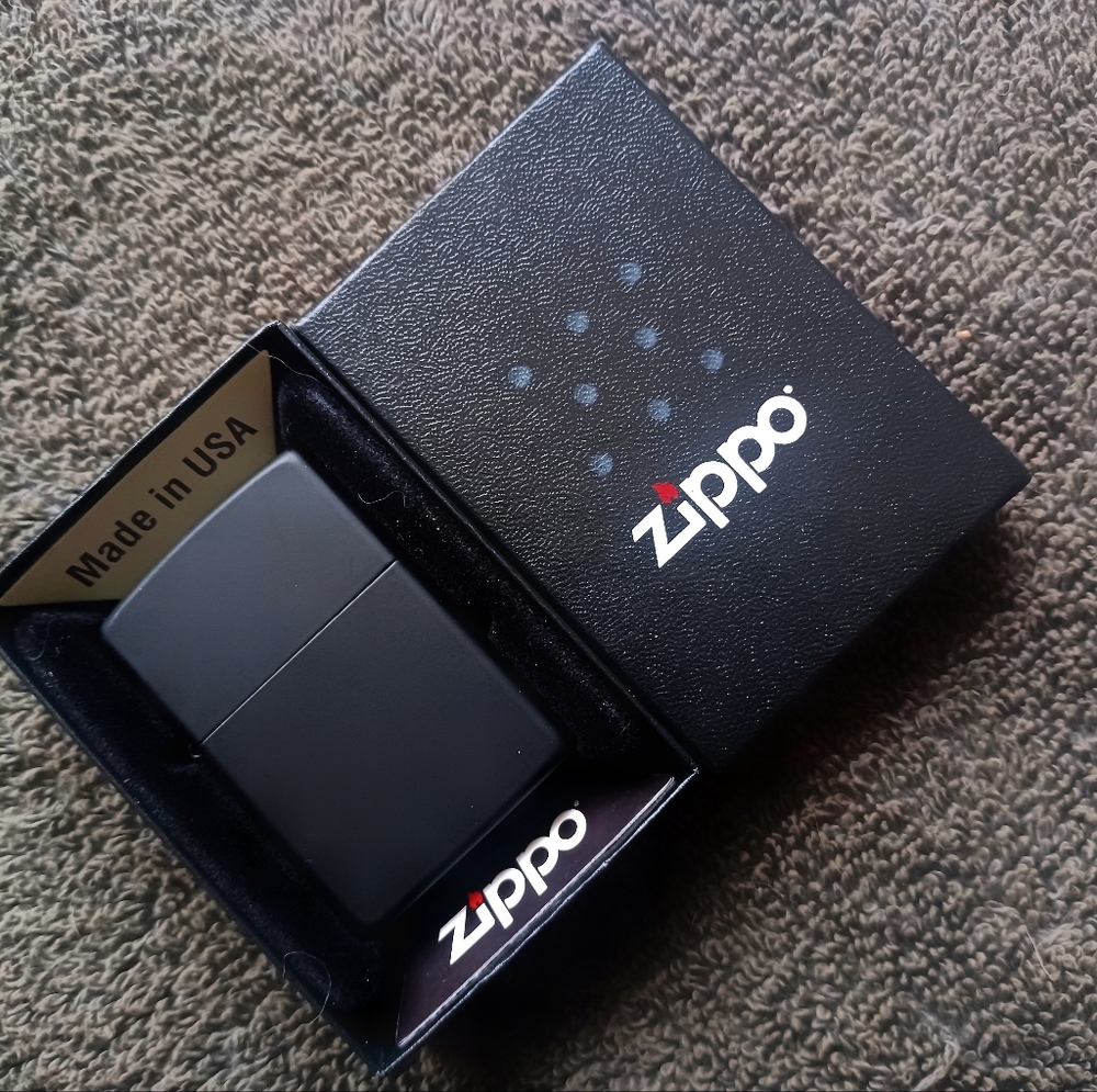 AUTHENTIC ZIPPO